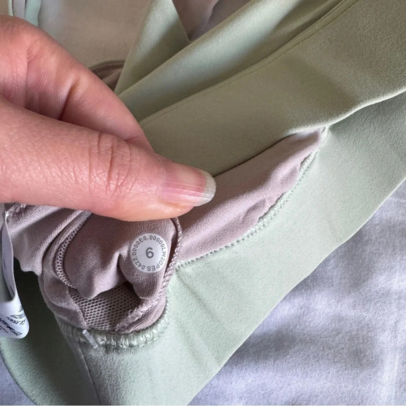 141 🆕💚 Lululemon Sweet Awakenings Bra Arctic Mint - Picture 7 of 9